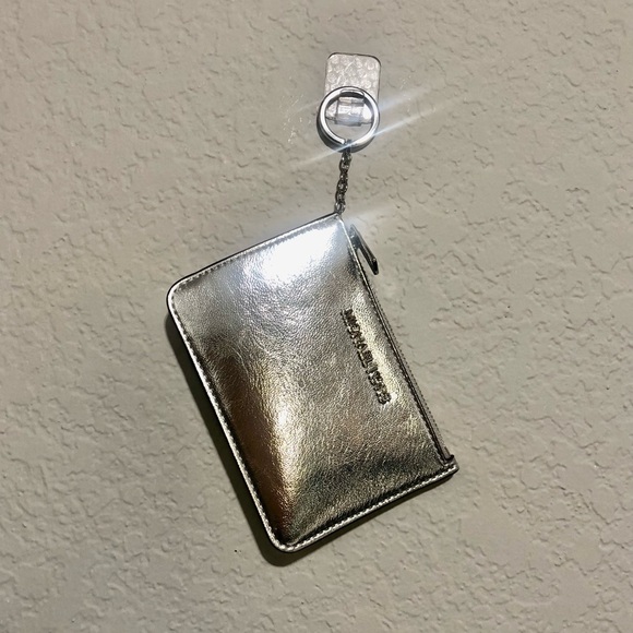 NWT Michael Kors Jet Set Travel Coin Pouch ID Holder Silver Leather Wallet - Picture 6 of 7